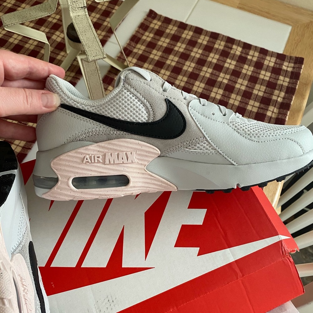 *BRAND NEW* Nike Women's Air Max Excee